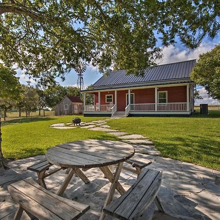 Peaceful Schulenburg Farmhouse With Fire Pit And Grill Exteriér fotografie