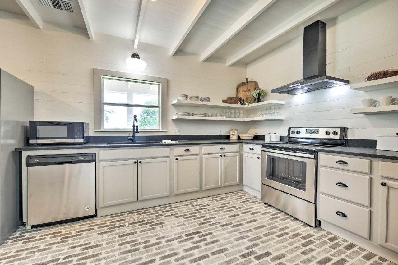 Peaceful Schulenburg Farmhouse With Fire Pit And Grill Exteriér fotografie