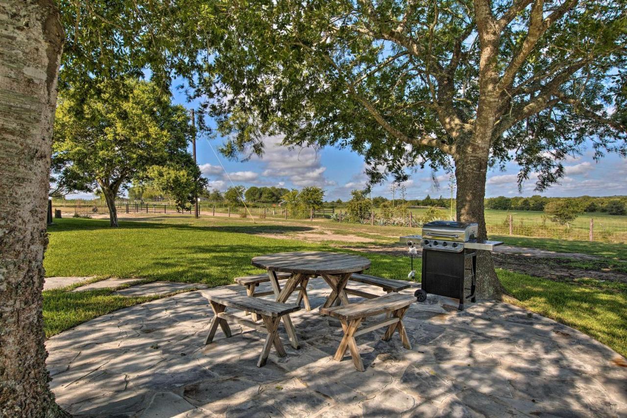 Peaceful Schulenburg Farmhouse With Fire Pit And Grill Exteriér fotografie